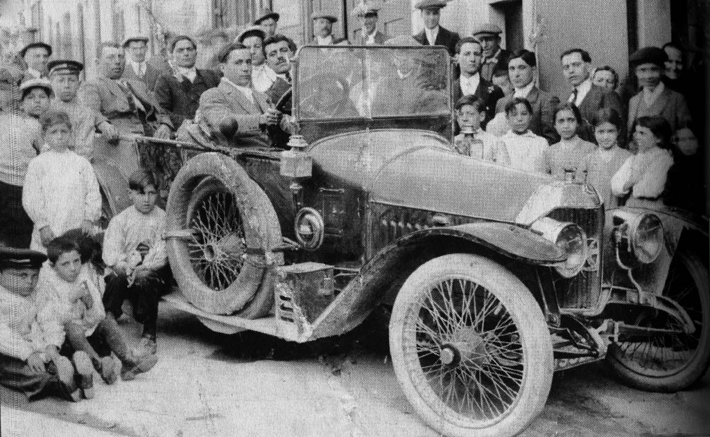 El primer cotxe a Roda